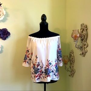 Embroidery Off the Shoulders. White. Drew. Size Small.